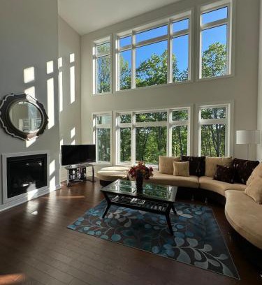 Dwight Casa | 3000SF Modern Cottage Algonquin, Muskoka 4 bedrooms 6 beds3 baths