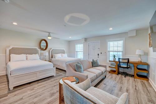 Surf City Hotel | 3002 Queen Suite, 3rd Floor Surfside
