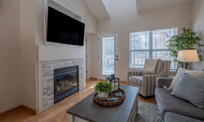 Delavan Lake Condominio | 306- 1505 South Shore Drive, Delavan WI 53115