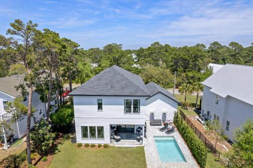 Gulfview Heights Casa | 30A Good Vibes by AvantStay Private Pool Bikes Beach Access