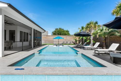 Gulfview Heights Casa | 30A Happy by the Sea by AvantStay Pool Golf Cart Bikes