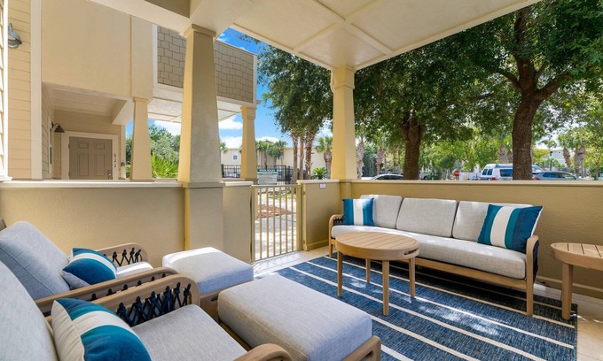 Dune Allen Beach Condominio | 30A Poolside Oasis & Beach Bliss- with a beautiful patio retreat!