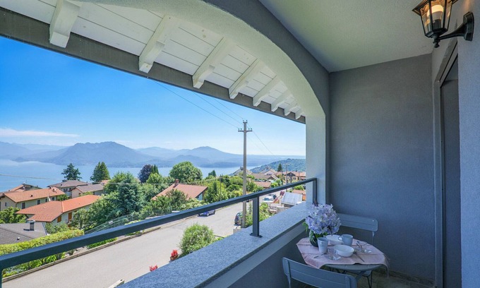 Levo Apartamento | 3½-room corner apartment with 2 balconies and wonderful lake view