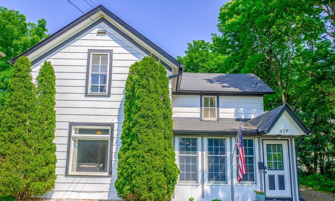 Stillwater Casa | 31+day rental. Cute & cozy home within a 10 minute walk to Downtown Stillwater!