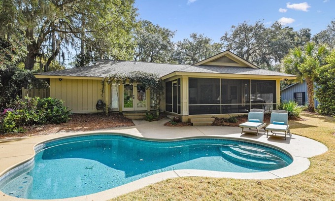 Heritage Woods Casa | 32 Old Military ~Private Pool in the Heart of Sea Pines! Close to Beach and Golf