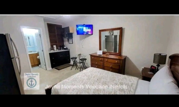 Pinellas Park Apartamento | #32 Pinellas Park in-law suite by Joyful Moments