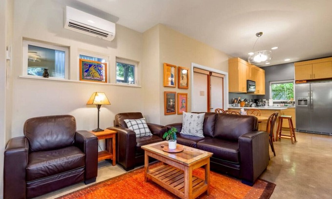 Columbia City Casa | 3214 Seattle · Cozy & Peaceful 2b2.5b South Seattle House w/AC