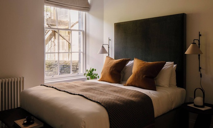 Old Town Hotel | 33 Castle Terrace