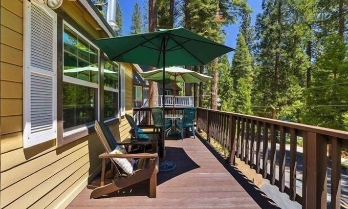 Long Barn Cabina | 332 Sierra Pines 2 Bedroom Cabin by RedAwning