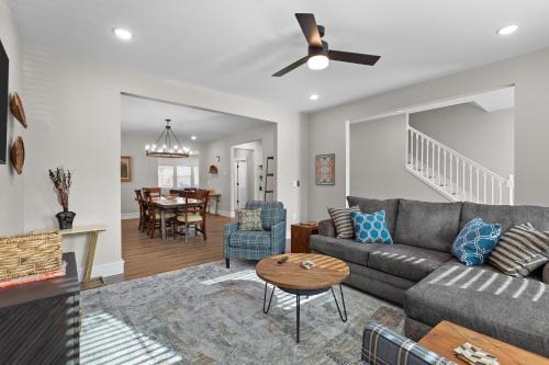 The Gate Casa | 3325 Bright Urban Comfort