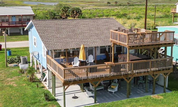 Matagorda Casa | 334 Beach Front Drive on Matagorda Beach