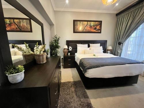 Brooklyn Casa | 337 Justice Mahomed Guest House