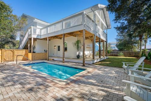 Gulfview Heights Casa | 34 Buddy Street