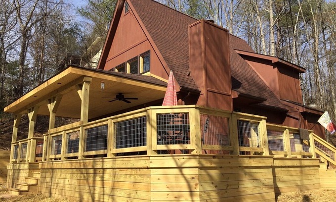 Gatlinburg - Pigeon Forge Cabina | Lago de pesca-Chimenea-Bañera de hidromasaje-Gran cubierta nueva-WiFi gratuito-¡Cerca de todo!
