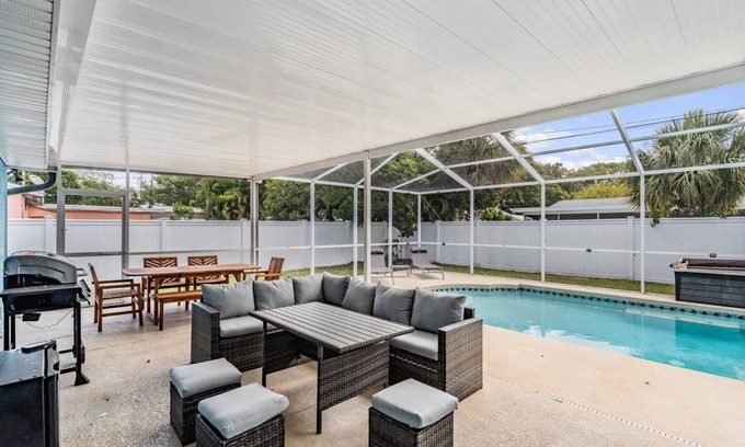 Largo Casa | 3442 Azalea Pl Summar