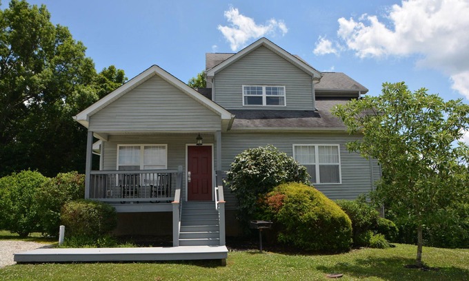 Taylorsville Cabaña | 35-Lake and Bourbon Trail Getaway