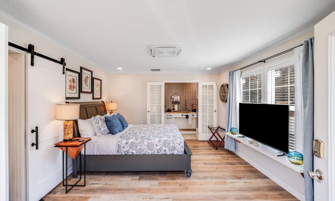Waxhaw Apartamento | 350 sf 3 min From DT Waxhaw Sleeps 2 Private Patio The Little Big Suite