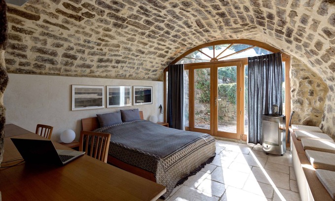Sanilhac Cabaña | Casa de piedra arenisca 350 años de edad, con una hermosa vista del valle en la naturaleza virgen