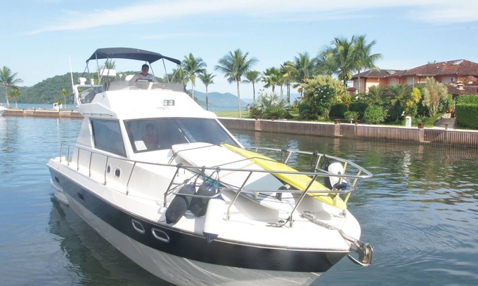 Angra dos Reis Alquiler De Eote | 36-foot private tour boat for up to 12 passengers