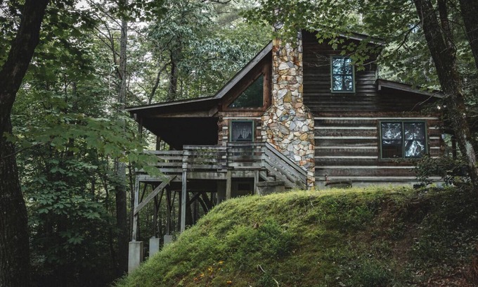 Purlear Cabina | 36 North | Pine Crest Cabin | Hot Tub Pet Friendly
