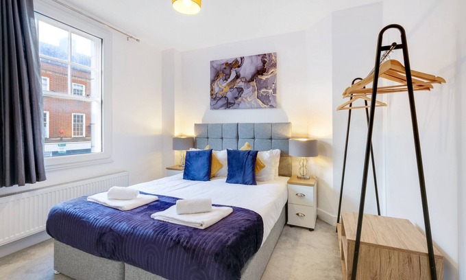 High Wycombe Apartamento | 360 HP11 Easton St 6-4 - Eastons 2 Bedroom Apartment with Sofa Bed