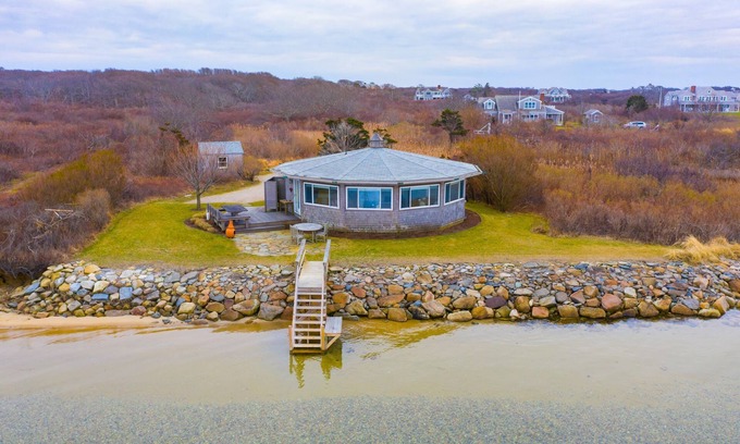 Pocomo Casa | 360 Waterfront Views with Private Beach in Pocomo!