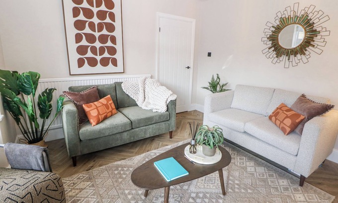 Skegby Casa | 37 BERRY HILL LANE, pet friendly, with a garden in Mansfield