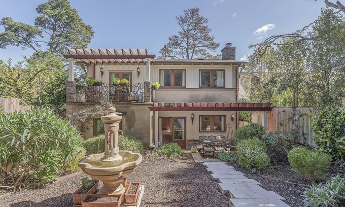 Golden Rectangle Casa | 3748 Tuscany by-the-Sea ~ ¡Nuevo alquiler vacacional! A pie del centro de Carmel!