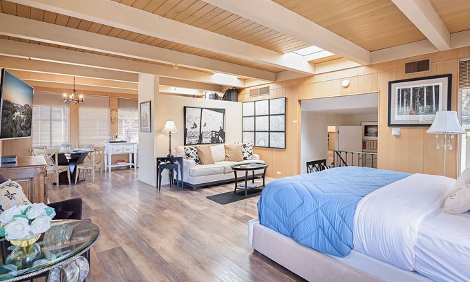 Northwest Carmel Apartamento | 3797 Pine Place 2 Bedroom Apts by Redawning
