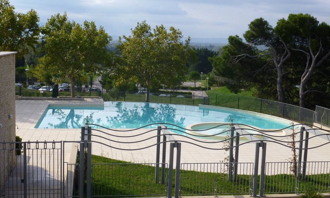 Saumane-de-Vaucluse Apartamento | Apartamento de 38 m² con terraza en el corazón de un campo de golf con bar y restaurante.