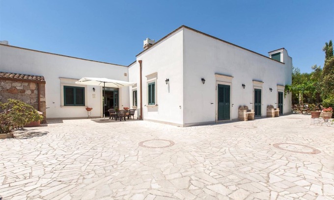 Casarano Villa | 380 Villa Teresa