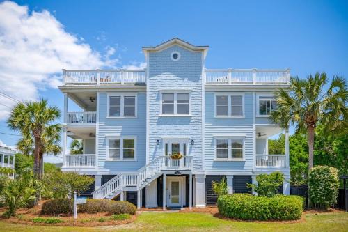Isle of Palms Casa | 3800 Cameron Boulevard AvantStay Pool Ocean Views Deck