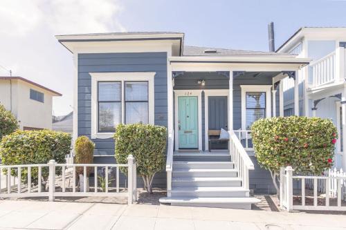 Pacific Grove Casa | 3814 Surf's Up! home