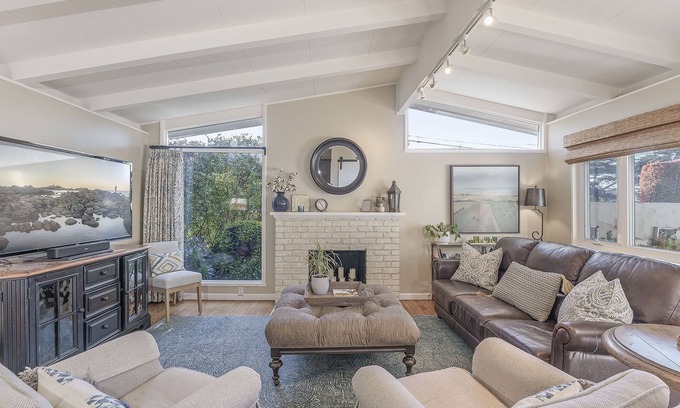Mission Fields Casa | 3874 Mission Fields - Adorable Carmel Custom Home
