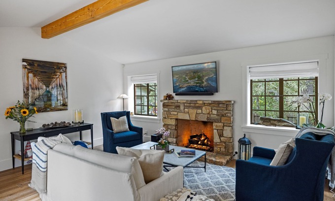 Northeast Carmel Casa | 3883 Kiwi's Cottage- Openings in August / Car Week