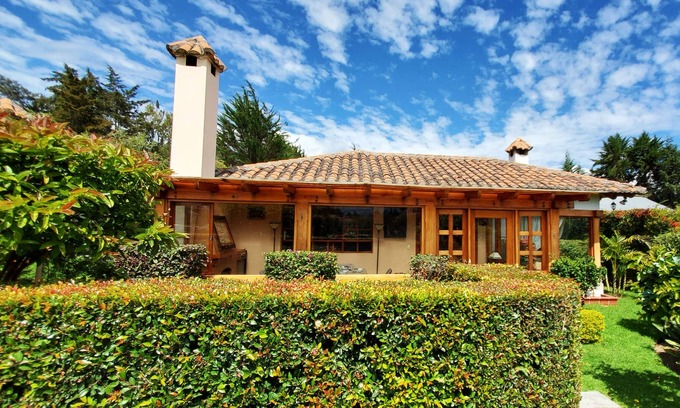 Cotacachi Casa | $39/night, gorgeous views, safe and walkable!
