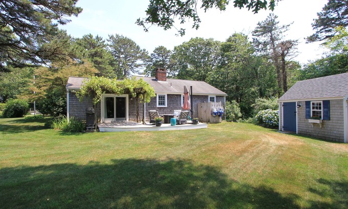 East Sandwich Cabaña | 39 Wing Blvd W - Private beach access!