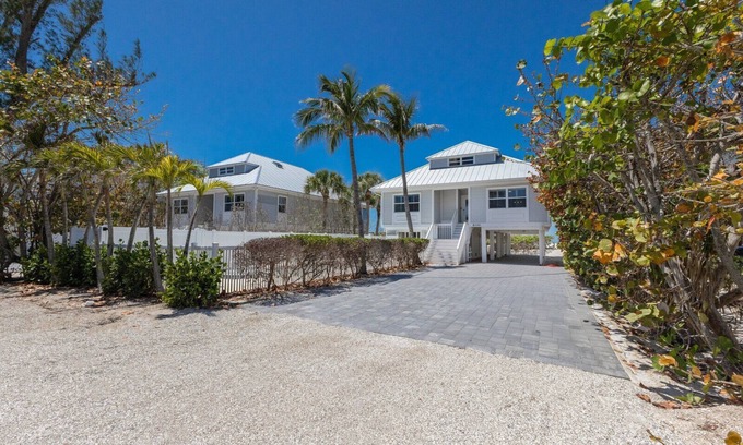 Boca Grande Casa | 390 Gulf - Beachfront, 4 bed - 4 bath Private Pool - Dog Friendly!