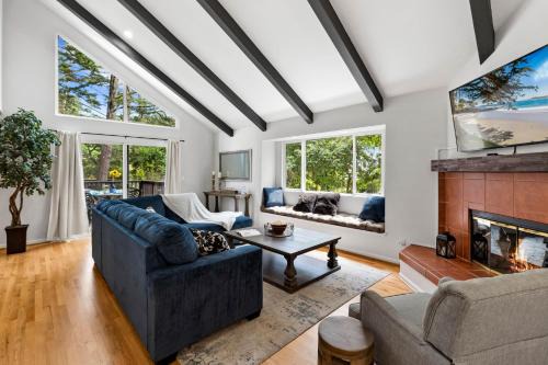 Northeast Carmel Casa | 3974 Carmel Unwind home
