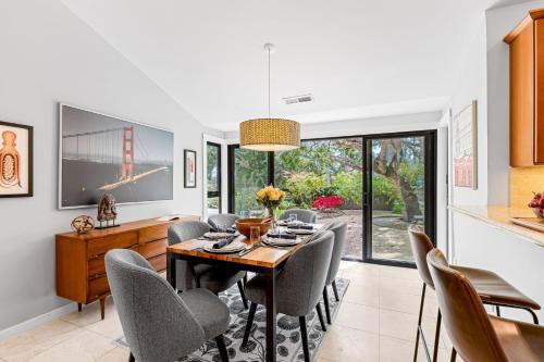 Del Monte Forest Casa | 3984 Life of Riley home
