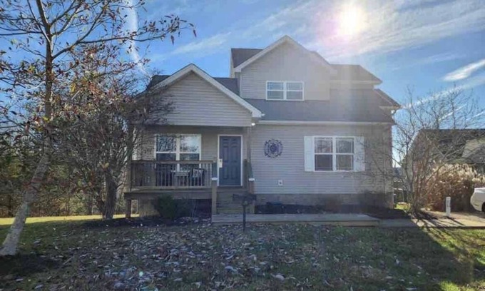 Taylorsville Casa | 3B/3B; Single Family Lakeside Retreat W/Hot Tub