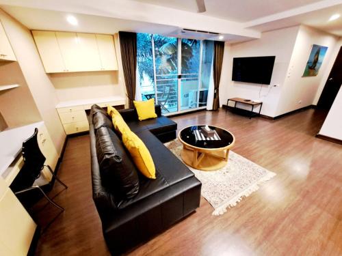Khlong Toei Nuea Casa | 3B-Short-term rental allowed-2BRs Downtown Bangkok