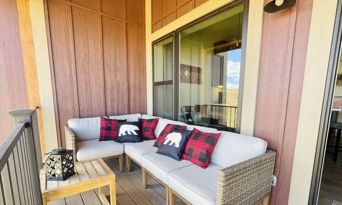 Grand Elk Ranch Casa | 3BD, 2.5BA, Deck, Golf, 5 min Ski Granby, 25 min WP, Dogs Welcome,