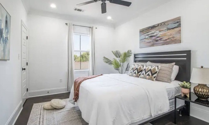 Broadmoor Casa | 3bd|2ba Vibrant Nola Modern Loft