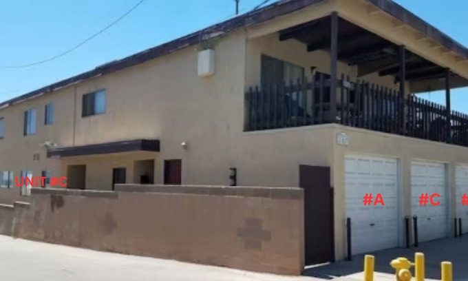 Old Towne Apartamento | 3BD BeachFront #C Guesthouse Seal Beach