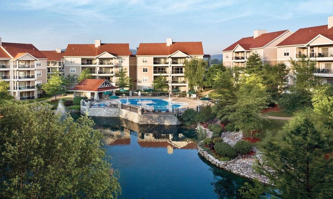 Table Rock Complejo | 3BD Deluxe/Branson - w/Pools, BBQ, Game Room, Gym!