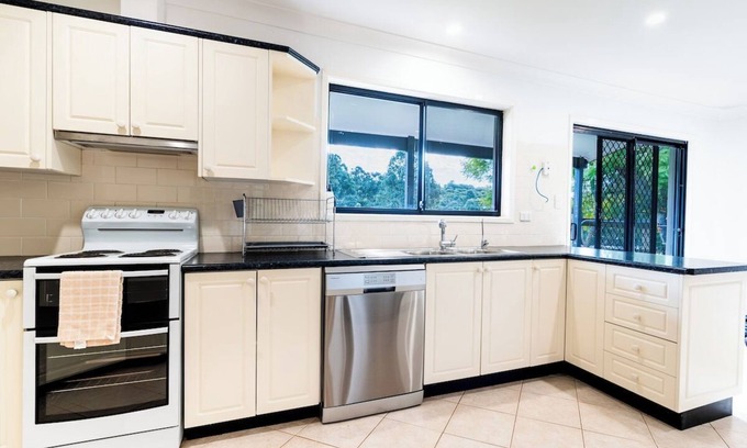 Mount Hunter Casa | 3BD Exclusive Manor Retreat Farm