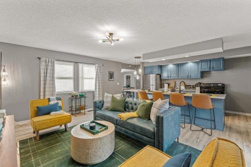 South Bend Casa | 3BD Family Retreat - 4 Mins to UND - Yard Games