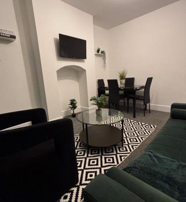 Oadby Casa | 3bd in leicester near M1 - city - contractors