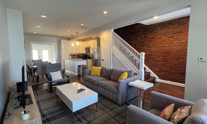 Brookland Casa | 3BD Spacious Brookland Home W Parking & By Metro